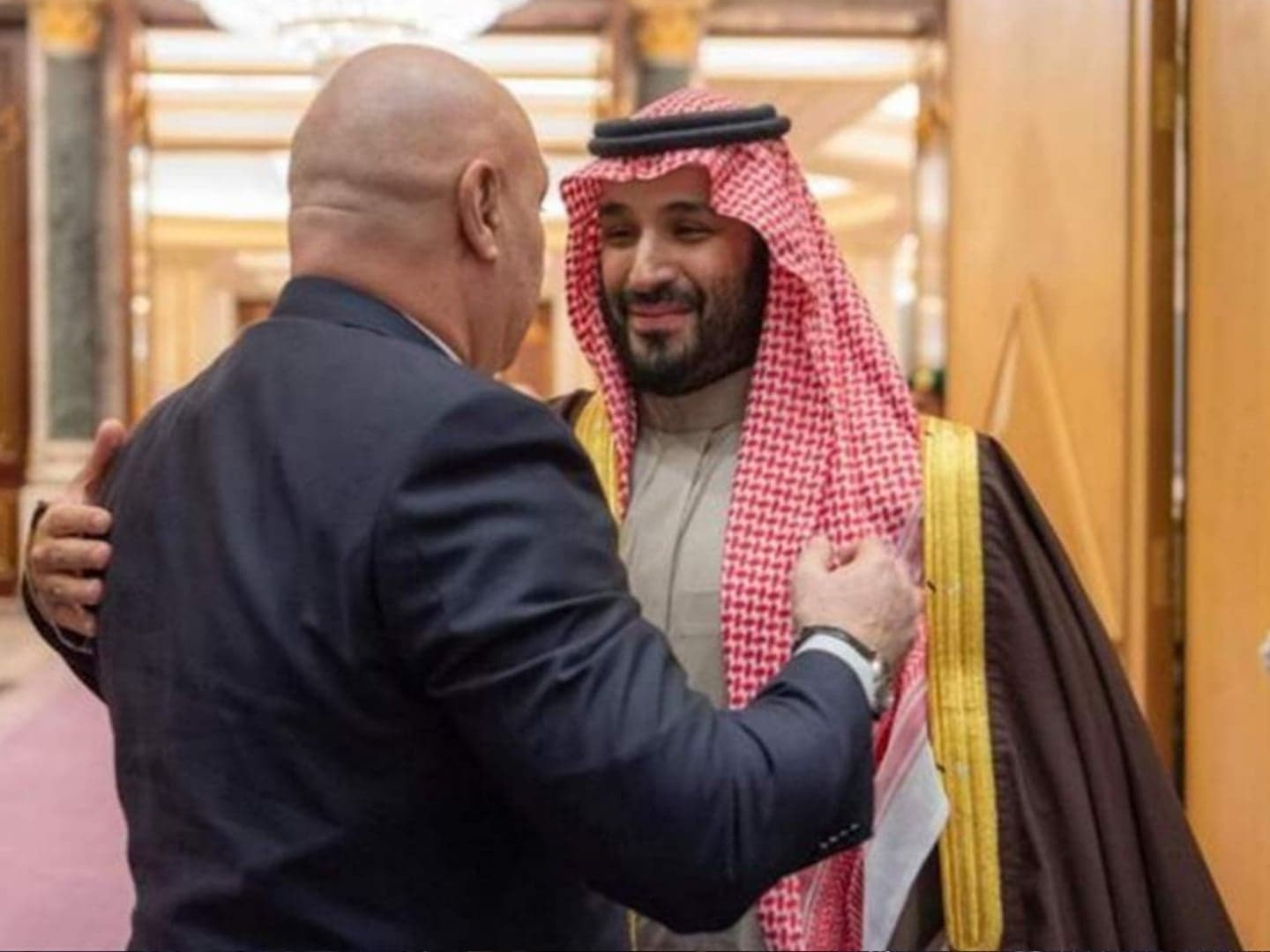 ولي العهد السعودي يدعو لبنان لزيارة المملكة