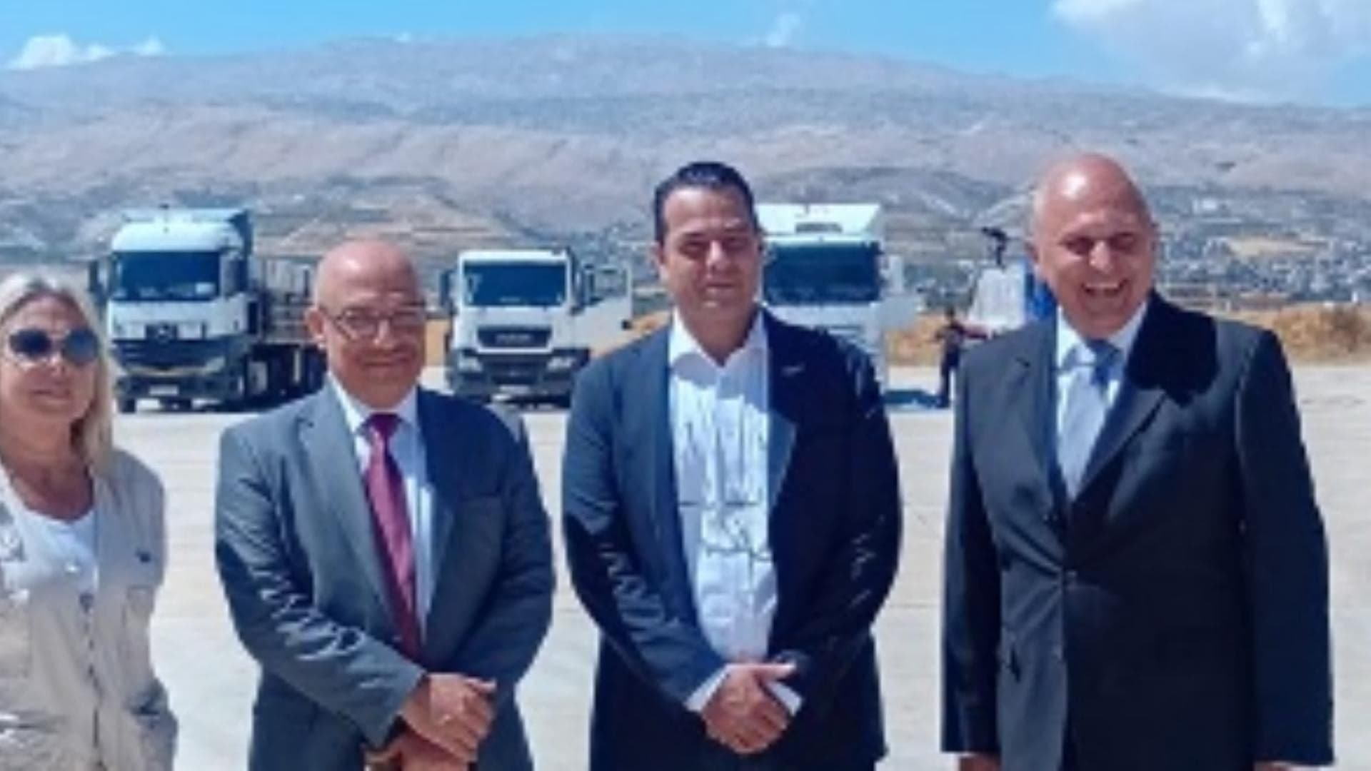 Aid convoy reaches Riyaq