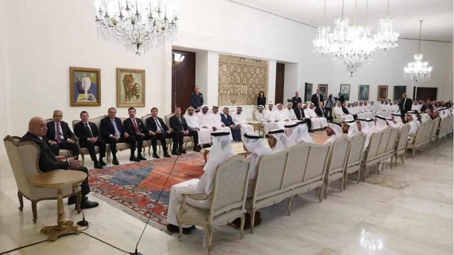 عون للوفد الإماراتي: زيارتكم تحمل أمل