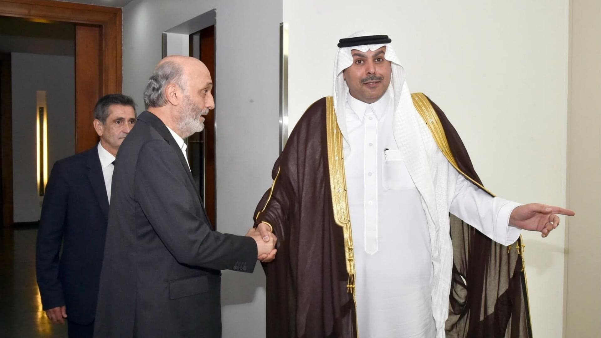 جعجع يناقش الأوضاع مع السفير السعودي
