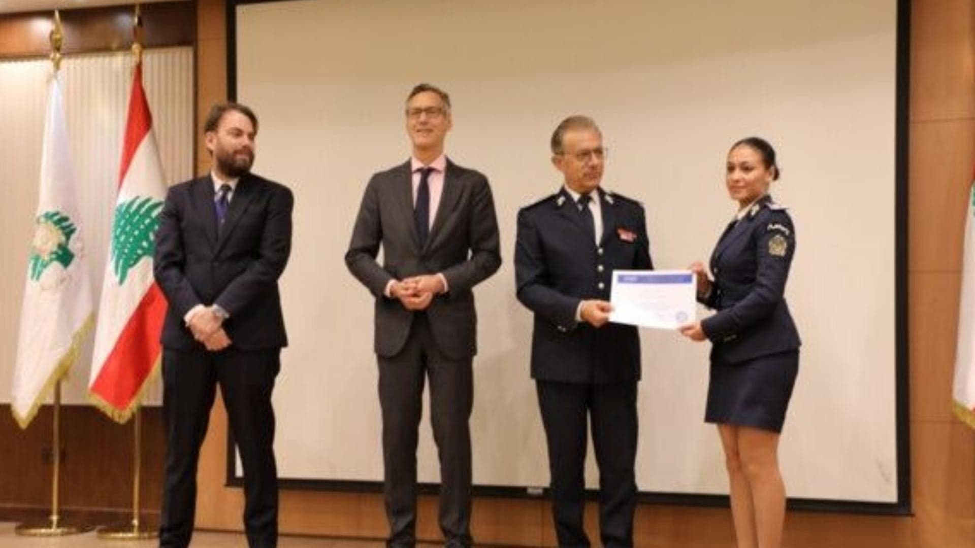 تخرج ضباط وأفراد من الأمن العام من دورة تدريبية