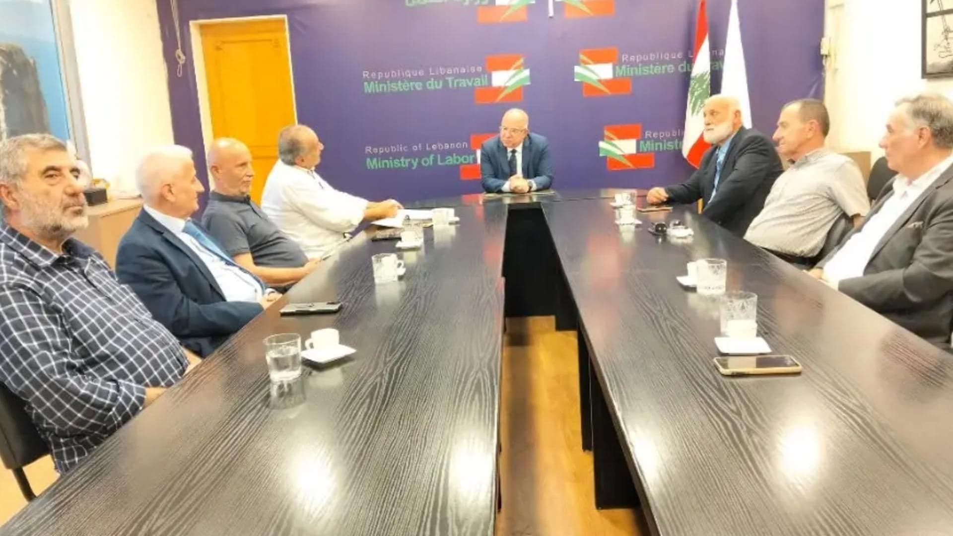 حيدر يناقش تعويضات مع وفد المتقاعدين