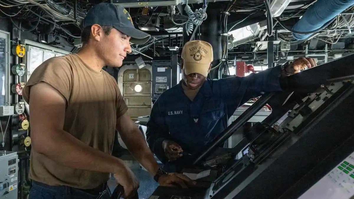 Washington boosts Iran naval ban