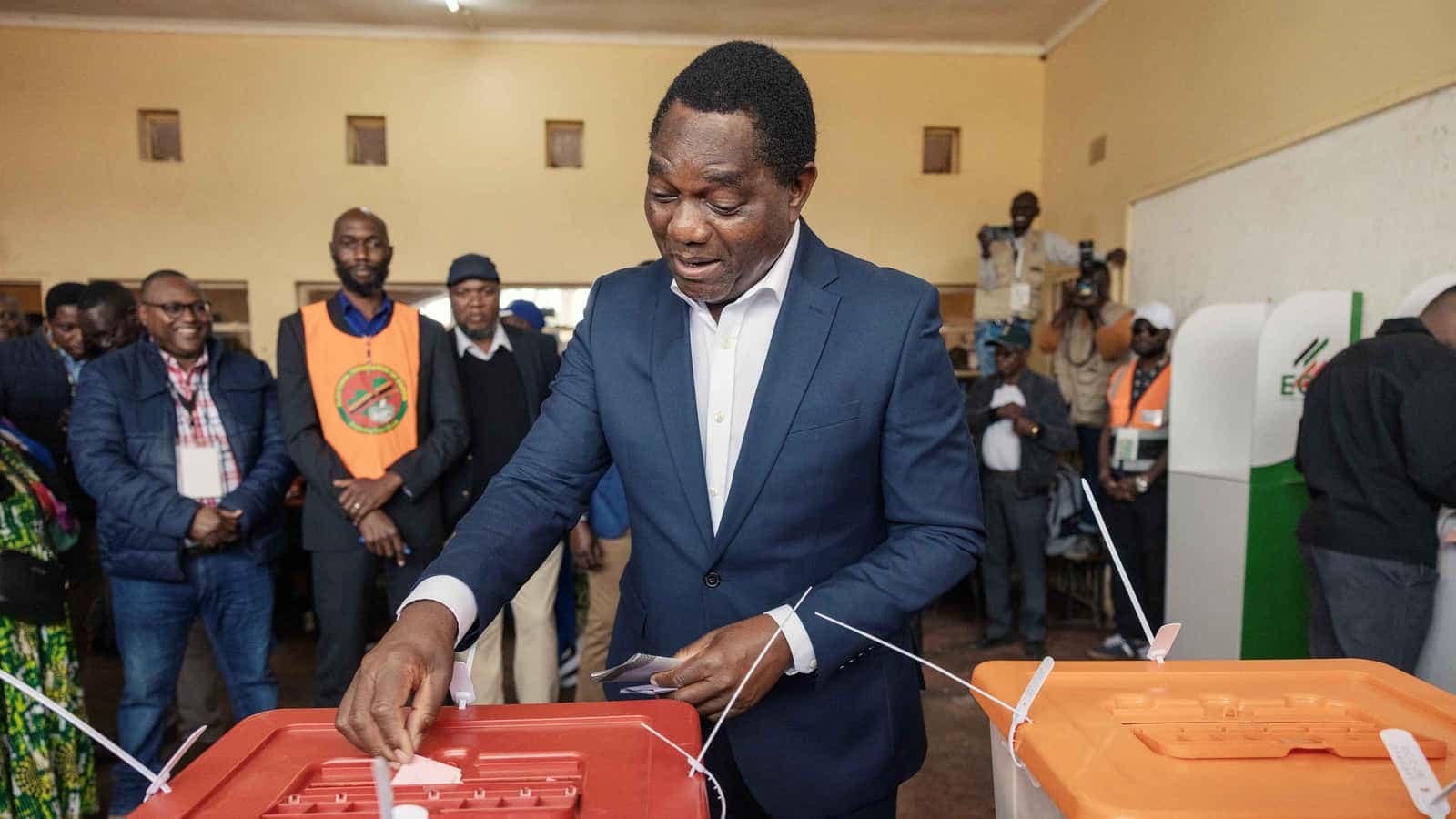 Zambia presidential race tightens