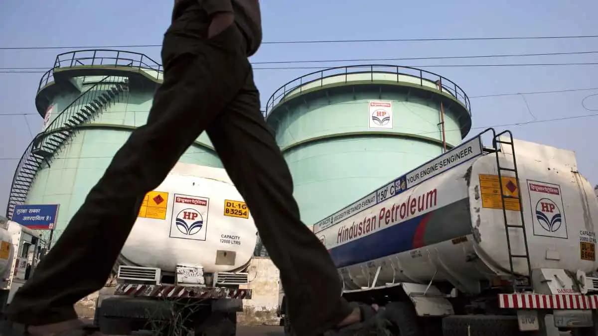 Ukrainian Attacks Disrupt Moscow
