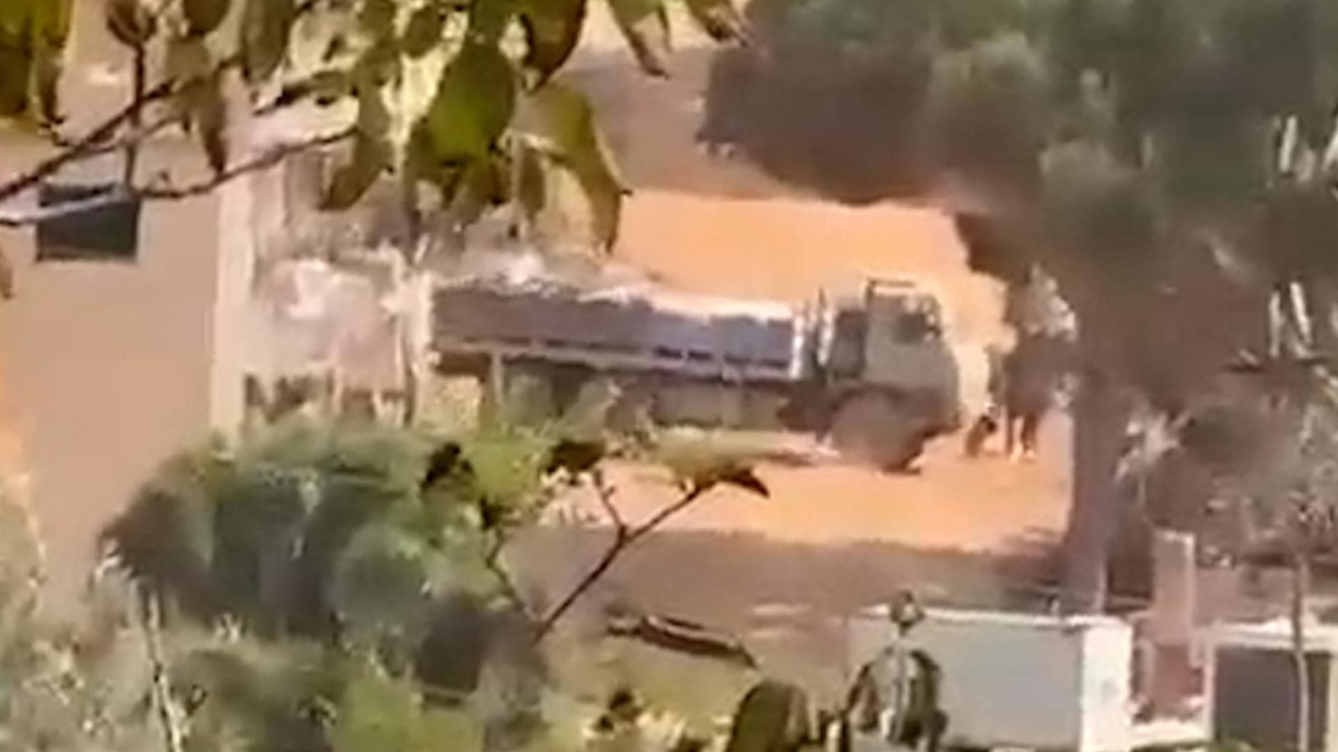 Video: Building Bombing Near Zutr al-Sharqiya