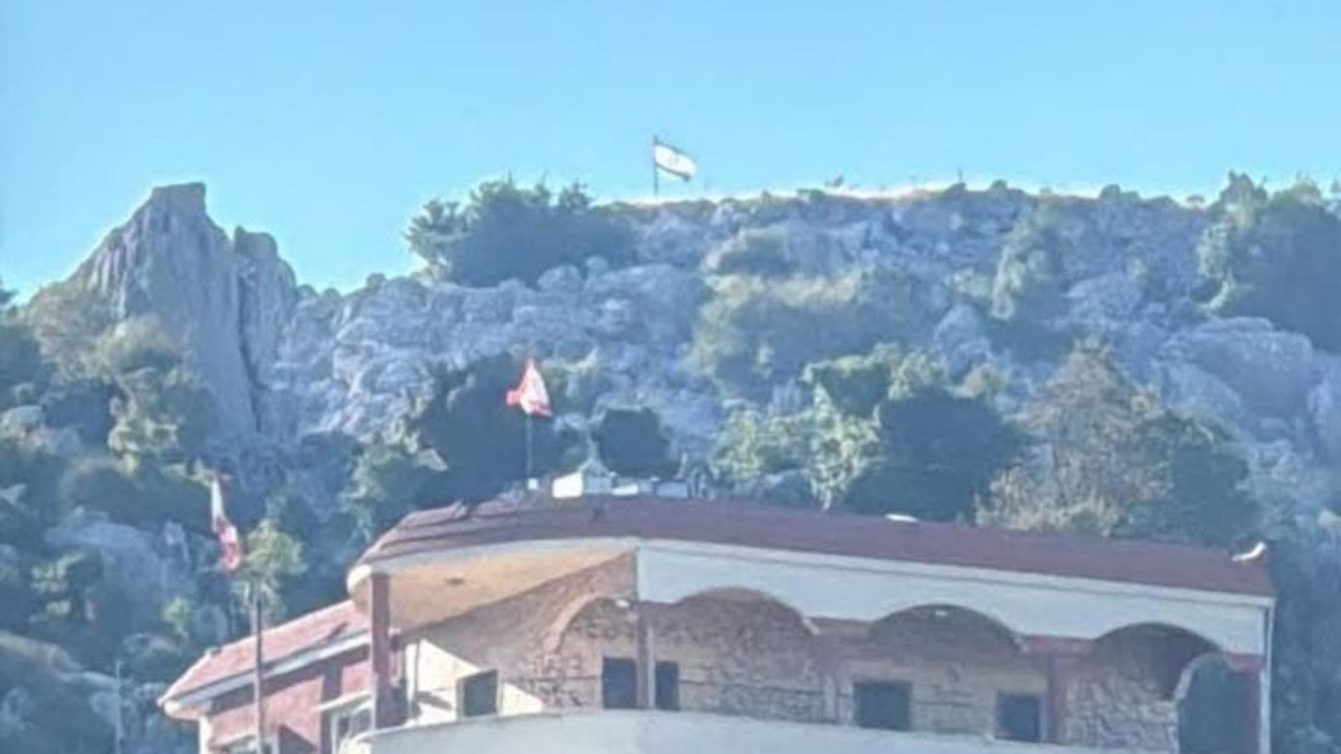 Israel enters Kafr Shuba and raises flag