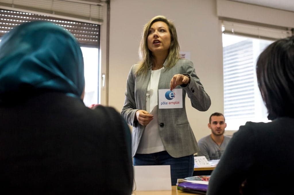 Iran shuts down French Language Center