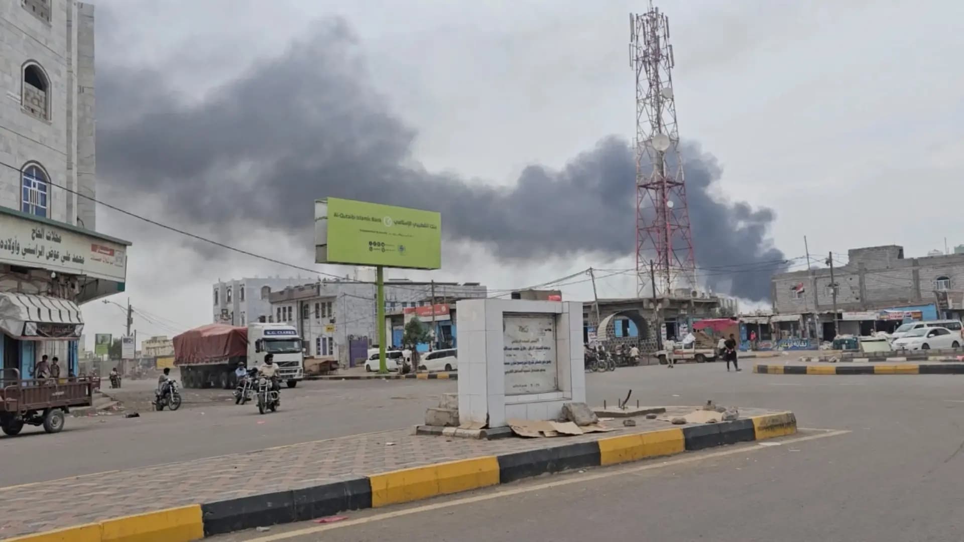 Yemeni army conducts over 15 airstrikes on Houthi sites