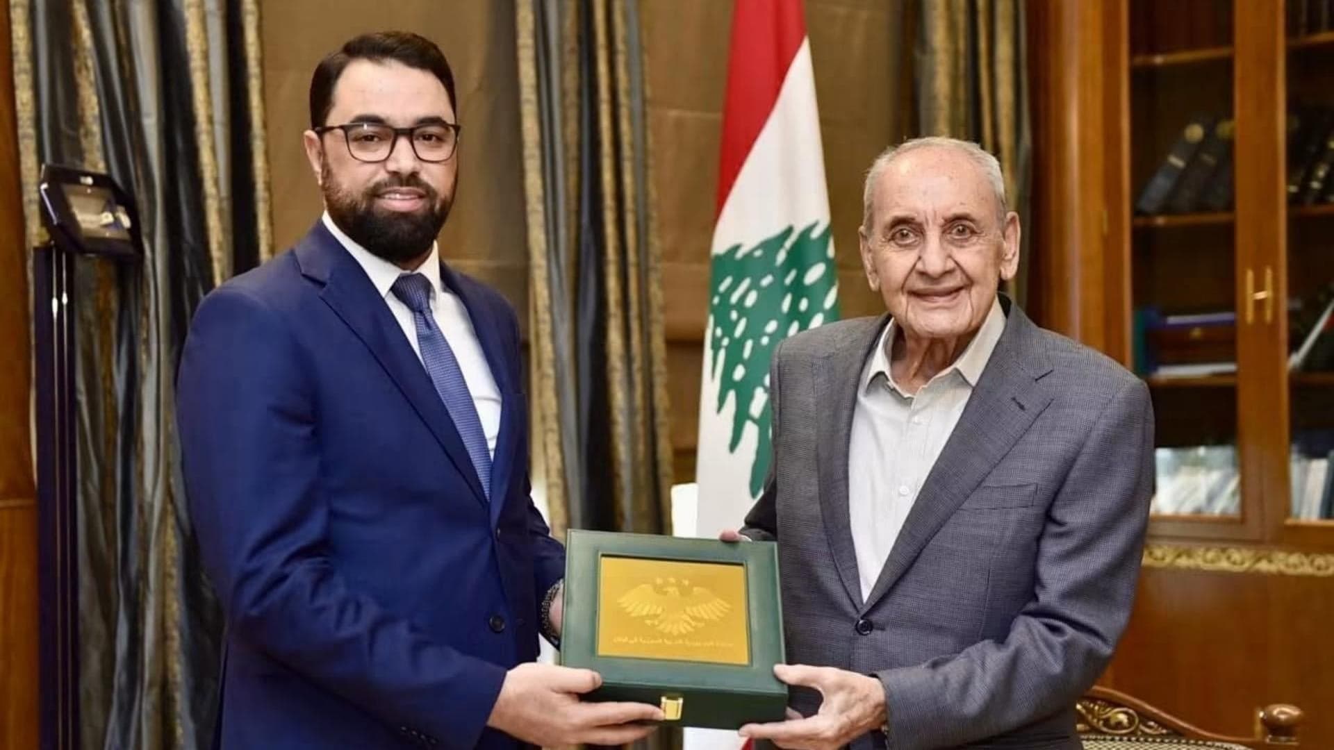 محادثة بين برّي والديبلوماسي السوري