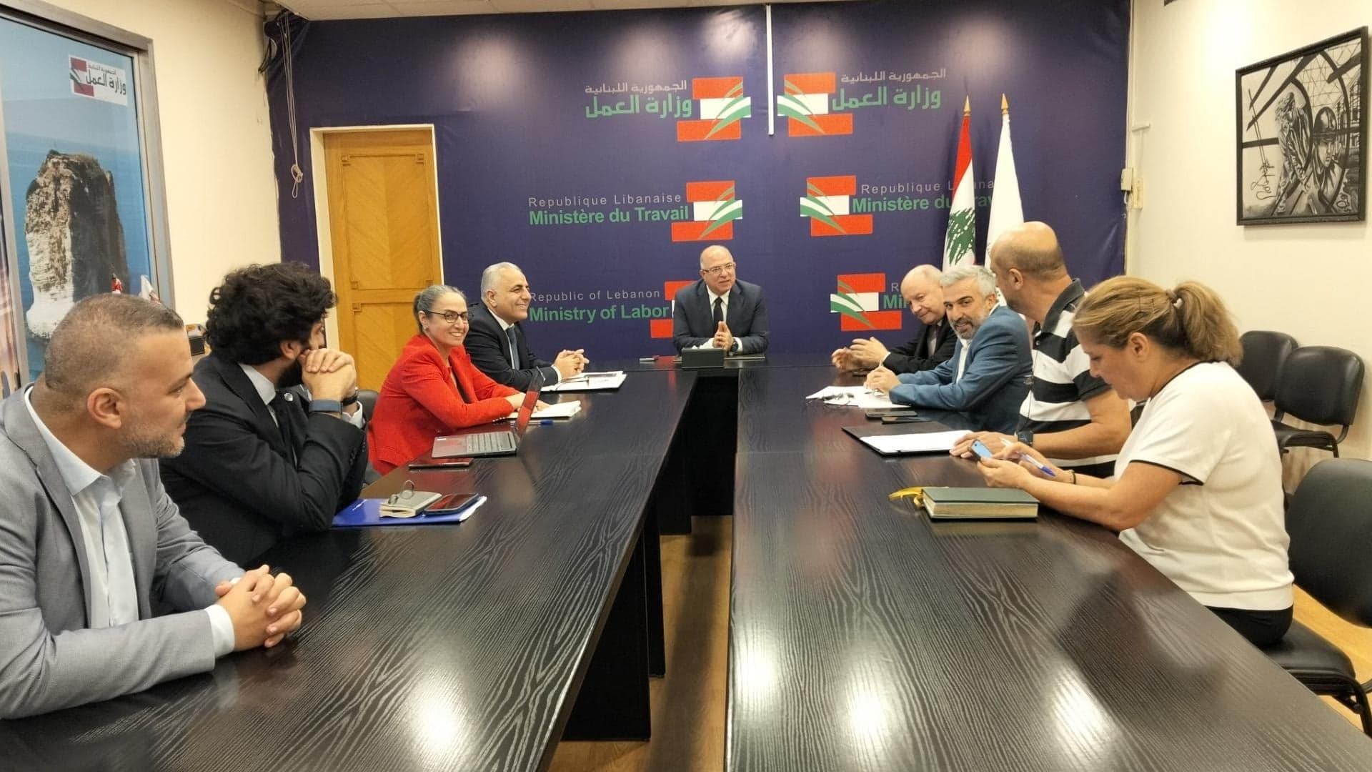 Labor Minister leads meeting on Law Decree 319 on retirement