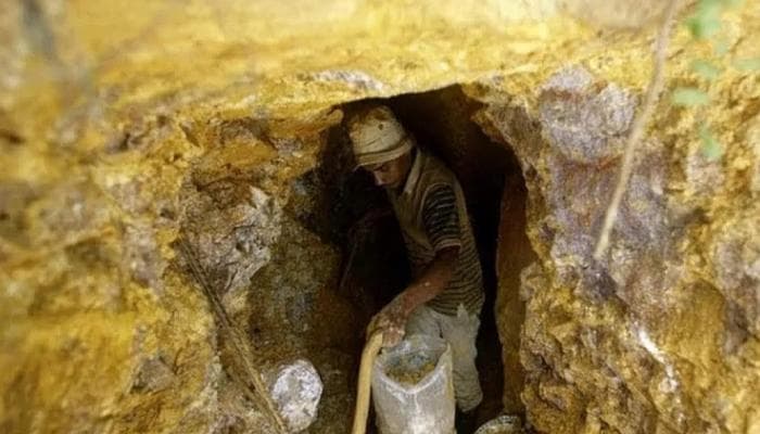 Colombia gold mine collapse 14 dead