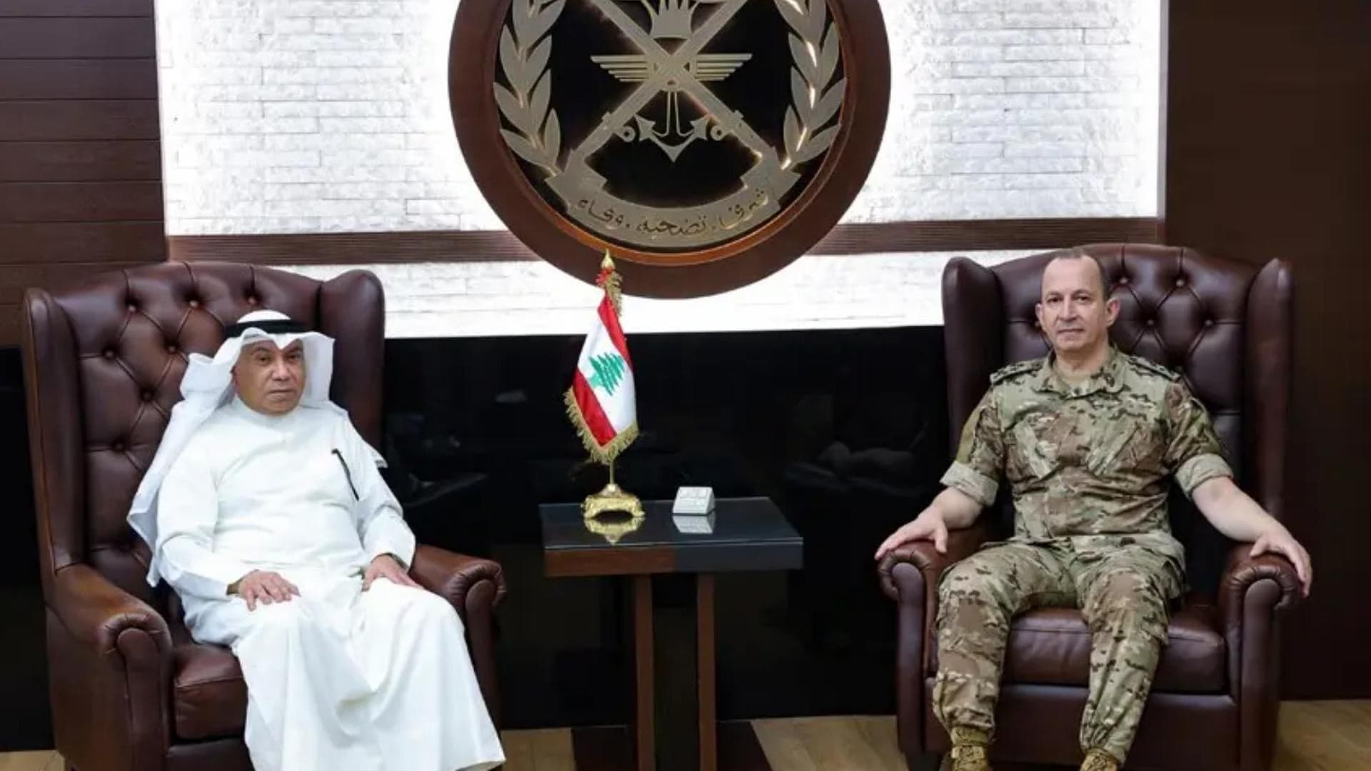 السفير الكويتي يعرض تطورات لبنان والمنطقة