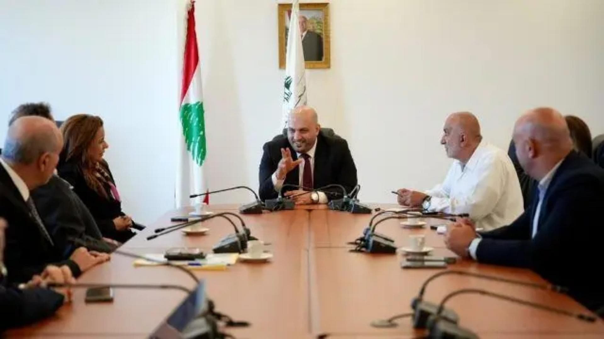ناصر الدين يناقش معايير عمليات المستشفيات الخاصة