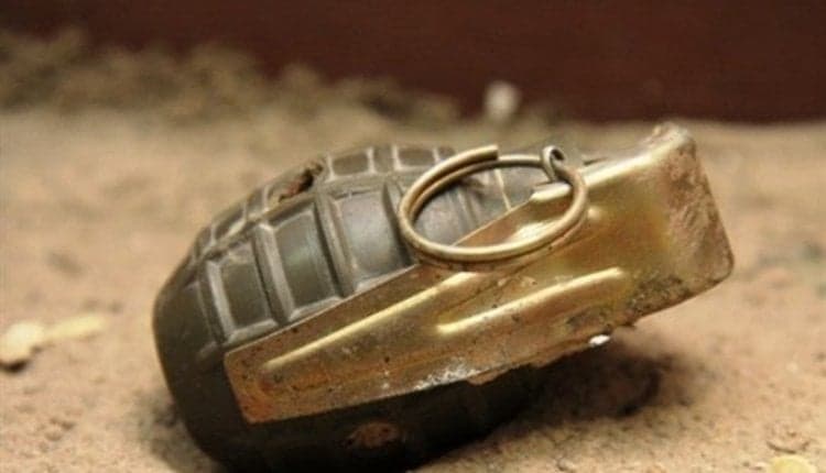قنبلتان يدويتان في برقايل