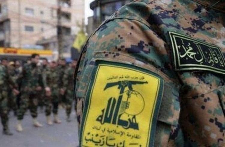 حزب الله يبني دفاعات على الحدود السورية