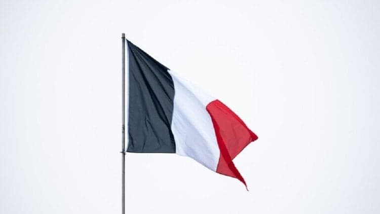 France urges Abbas to reconsider election delay