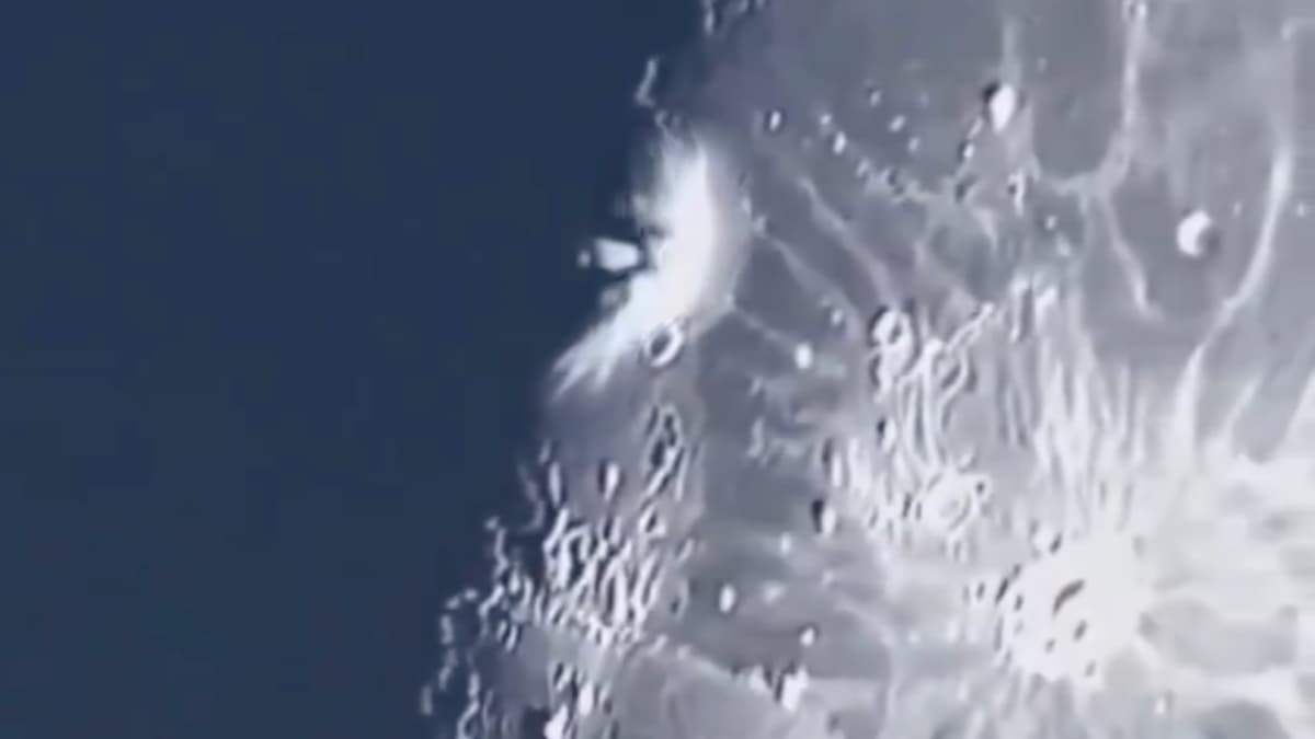 صاروخ من SpaceX يصطدم بالقمر ويخلف حفرة