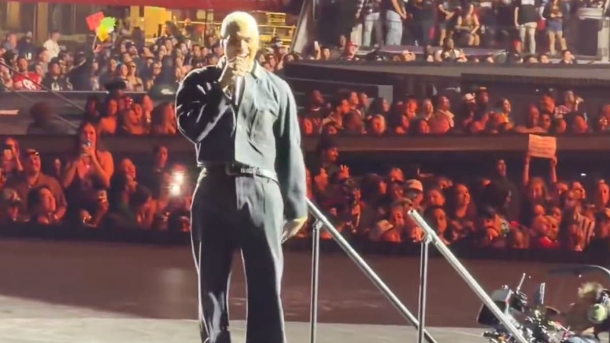 كريس براون يرفض طلبًا غريبًا من معجب