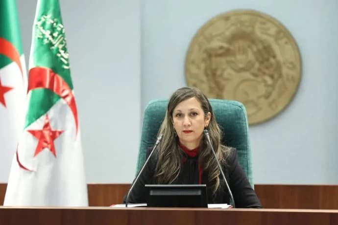 رئيسة البرلمان تعزي ضحايا حادث بومرداس