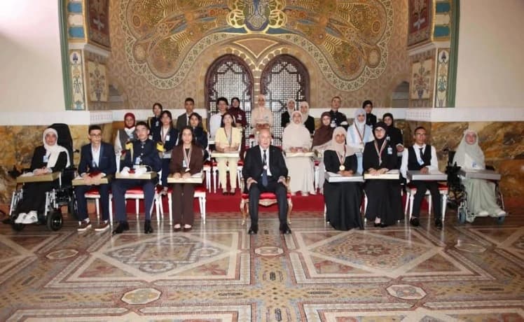President oversees student honors ceremony