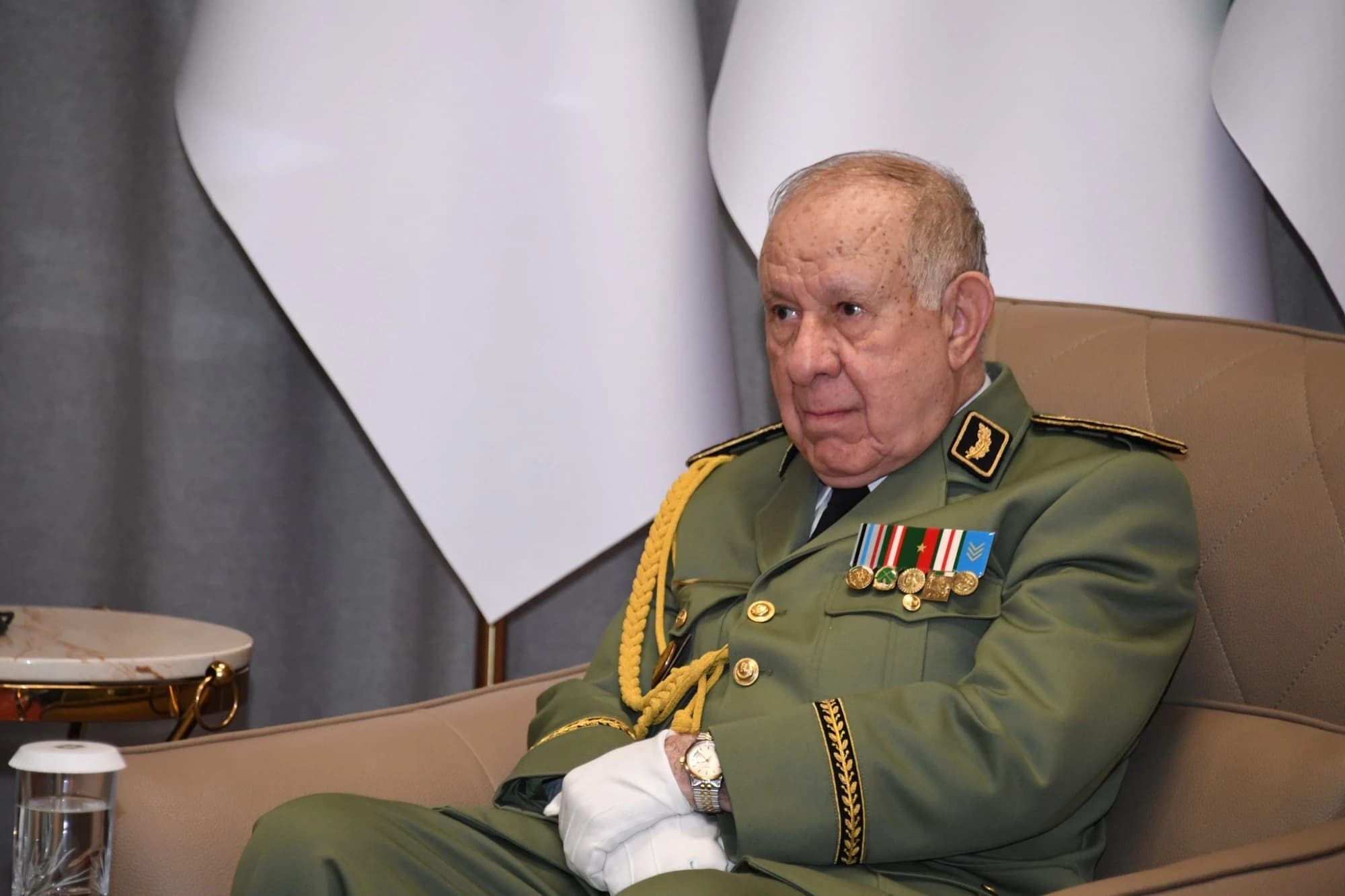 السعيد شنقريحة يطّلع على تعيين اللواء نور الدين قائدًا للناحية العسكرية الأولى