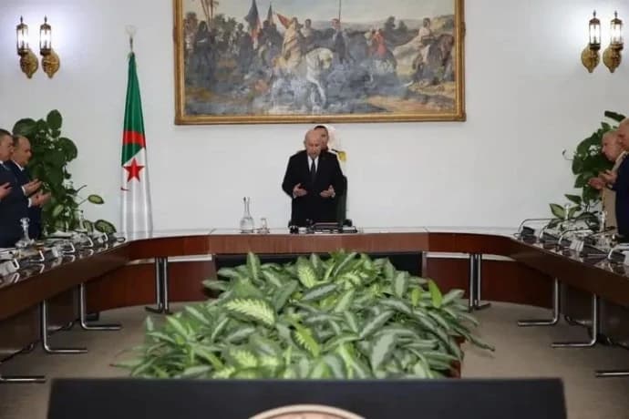 الرئيس يطهر مع المسؤولين لضحايا الحرائق