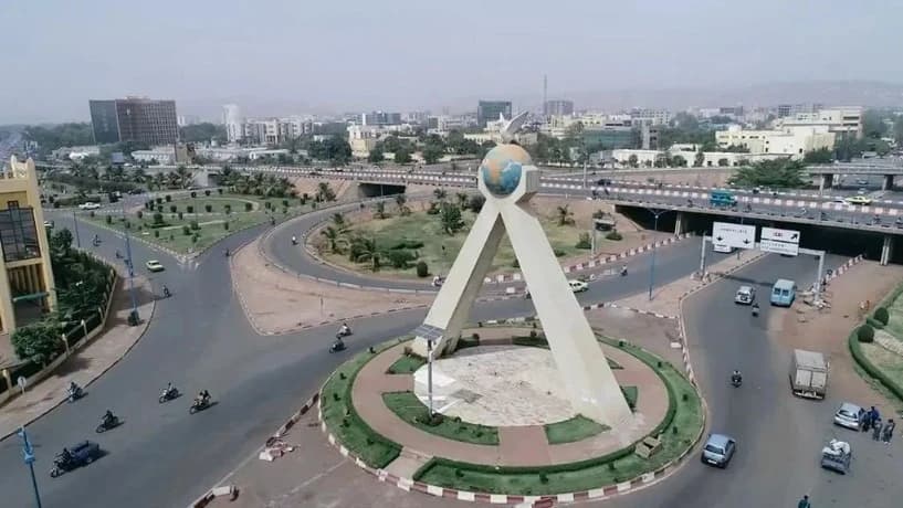 Mali Reopens Airspace and Returns Ambassador to Algeria