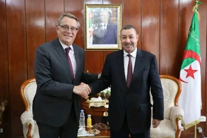 سعيود يستقبل سفير إسبانيا في الجزائر