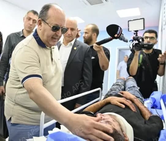 Prime Minister Visits Boumerdes Bus Accident Injured