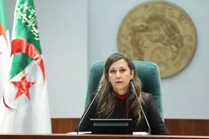 وفد يعزي بوفاة عبد الحق بن بولعيد
