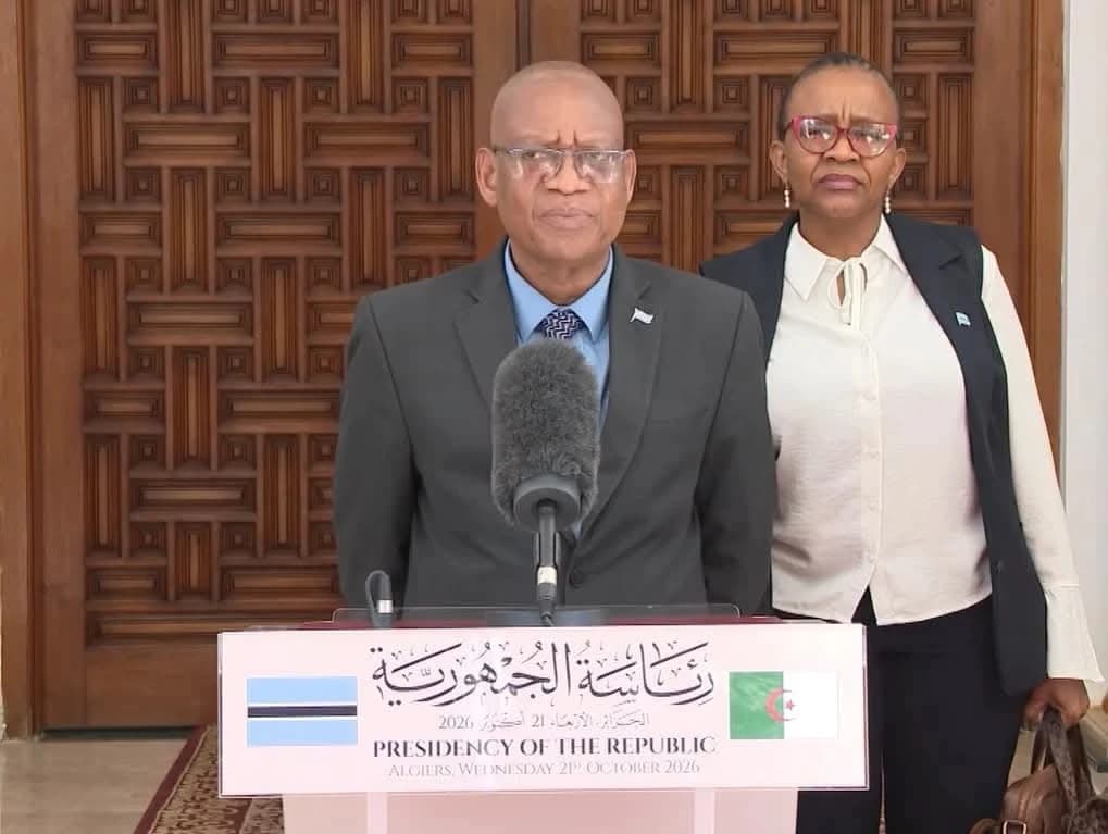 سفير بوتسوانا يعزز علاقاته بالجزائر