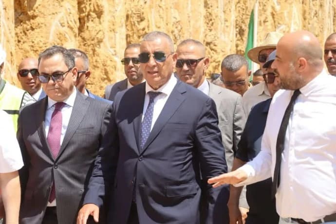 جلاوي يطلع على مشروع الخط السككي الشرقي