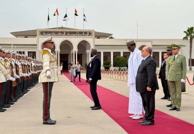 Niger Prime Minister leaves Algeria after visit