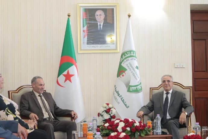 رئيس السلطة المستقلة ينتظر رئيس جبهة الجزائر الجديدة