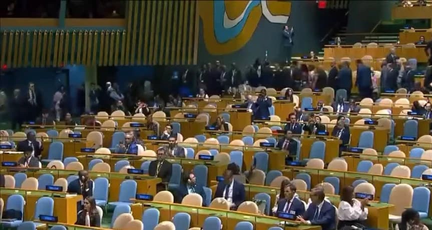 الجزائر ودول تغادر الجمعية رفضا لكيان صهيوني