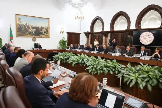 الرئيس يوجه لاستثمار مكاسب التربية في العام الدراسي