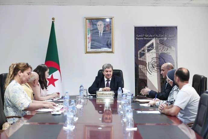 وزير الاتصال يلتقي بممثلي الإعلام الوطني
