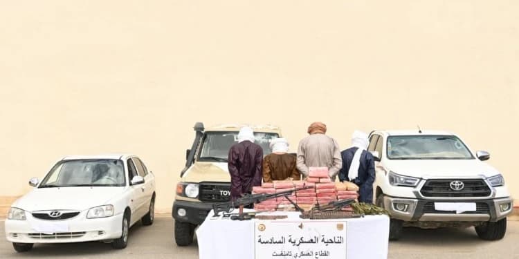 توقيف مهرب وإلقاء القبض على أربعة مسلحين بتامنغست