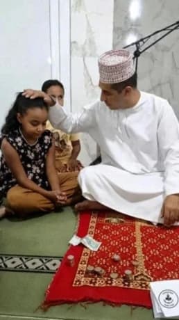 Saida donates savings to aid children