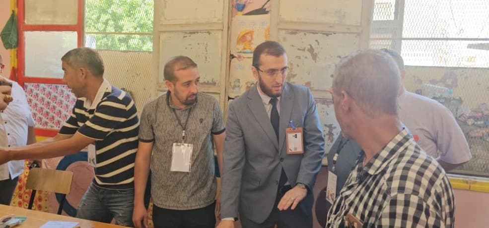 غليزان: مراقب الانتخابات يتفقد مركز الاقتراع