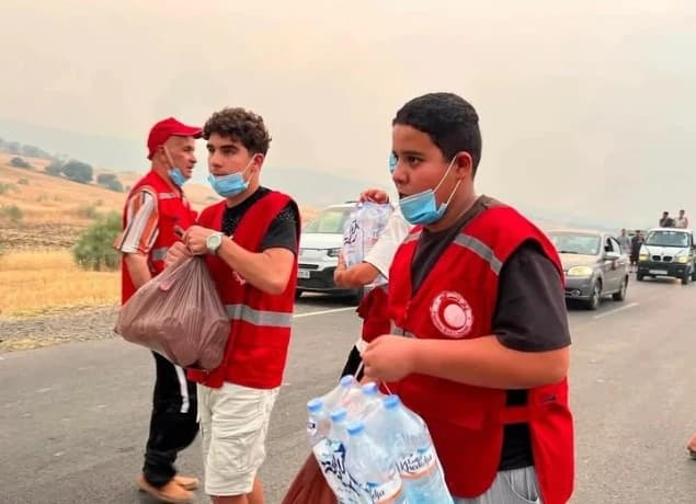 Algerian Red Crescent Starts Fire Relief Effort