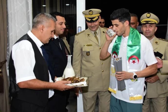 جمال سجاتي يعود للبلاد