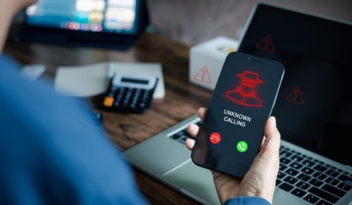 هل يمكن أن يخترق هاتفك عند الرد على مكالمة مجهولة