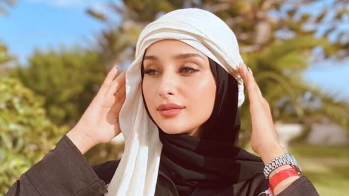 ضحى العريبي تنتقد مزار لبنان في حريصا وهلا المر ترد