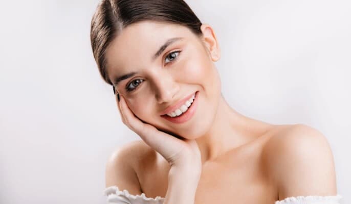 Salicylic versus AHA acids in skincare