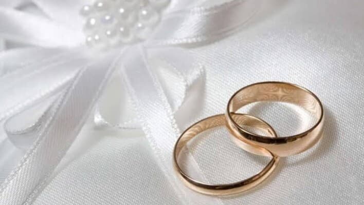 ممثلة معروفة تتزوج للمرة الرابعة في السويد