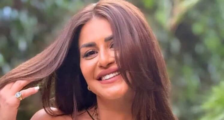 منة فضالي تتحدث عن أزمة غامضة