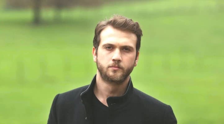 أراس بولوت إينملي يراهن على أصعب تحدٍ درامي في مسيرته