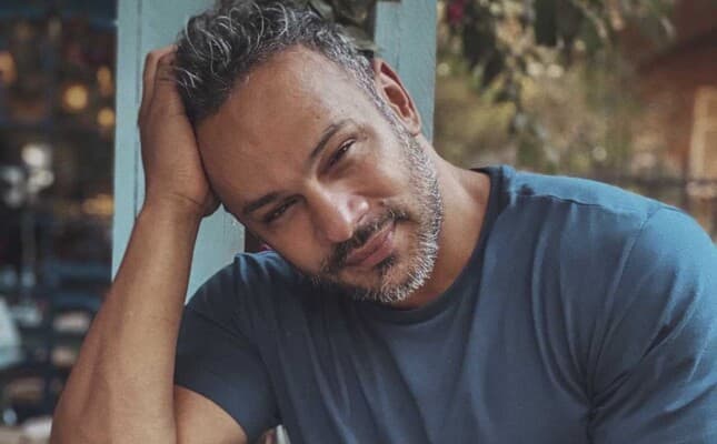 محمد عطية يمتنع عن وداع والدته لسبب مفاجئ